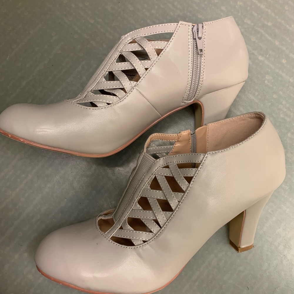 Shoes - Picture 2 of 3